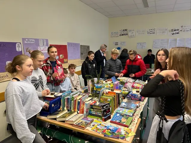 Beim Basar wurde ordentlich verkauft.  | Foto: (c) Homburgisches Gymnasium