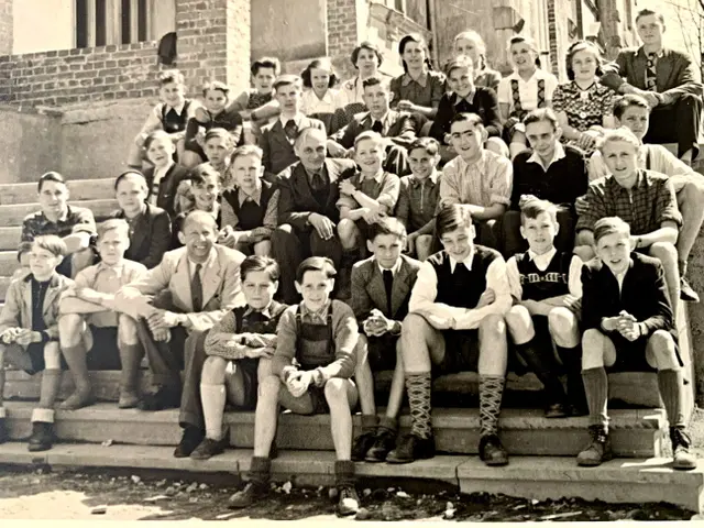 Ehermalige Schülerinnen und Schüler („Pennäler“) des BGH | Foto: Dr. Weisbach/Repros: Schmidt