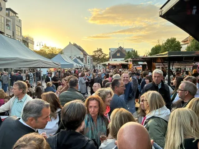 Zu einem Mekka für Weinliebhaber und Fans der Gourmetküche wird der Pulheimer Weinmarkt am kommenden Wochenende.  | Foto: Peter Wolf