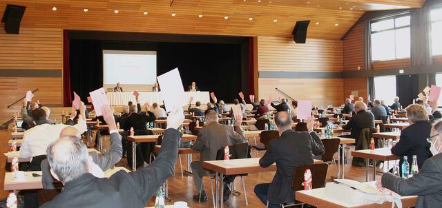 Die Delegiertenversammlung des Erftverbandes entscheidet über Mitgliederbeiträge und Investitionen.  | Foto: Erftverband