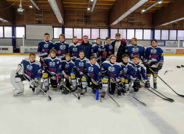 Die Wiehler U15-Eishockeycracks kämpften, verschliefen jedoch einige wichtige Spielphasen, so dass sowohl ein Sieg als auch eine Niederlage verbucht werden mussten. | Foto: Thomas Kautschke