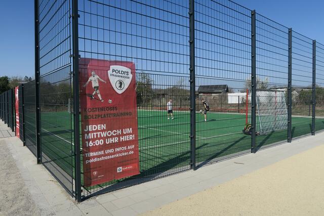 Hier trainieren Poldi's Straßenkicker, auf dem Bolzplatz Manstedter Weg | Foto: Hermans