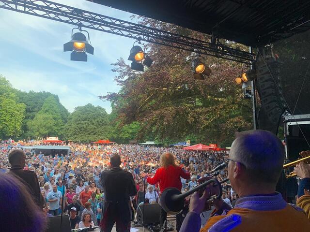 Die Besucher des Schlebuscher Volksfestes können sich auf vier musikalische Spitzenveranstaltungen freuen.