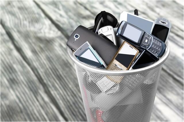 Nicht mehr genutzte Telefone können in aufgestellten Behältern gespendet werden.  | Foto: Symbolfoto: freepik