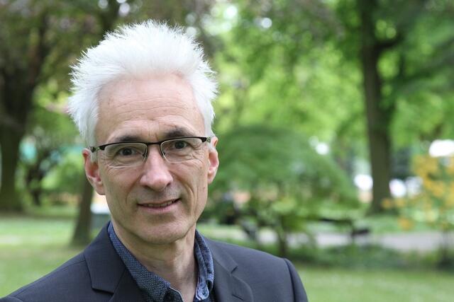 Freitag, 14. Oktober ist der Auto Harald Gesterkamp in Euskirchen zu Gast und liest aus seinem neuen Roman.  | Foto: Heinrich Buttler