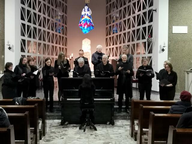 Beeindruckte mit einem bewegenden Konzert: Der Cantisto-Chor Wesseling.  | Foto: Siebert