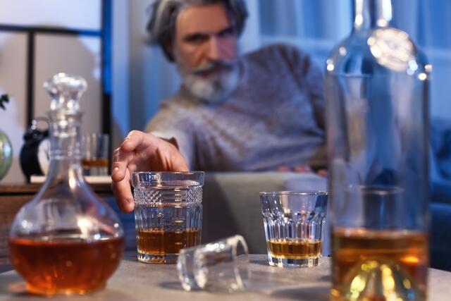 Auch die Suchtberatungsstelle des Caritasverbandes Euskirchen beteiligt sich an der bundesweiten Präventionskampagne zu den Auswirkungen des Alkoholkonsums.  | Foto: Pixel-Shot/Adobe.Stock.com