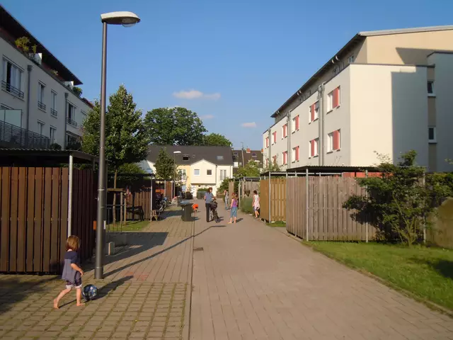 Auf autofreien Straßen können Kinder ungefährdet spielen und Nachbarn sich treffen.  | Foto: Nachbarn60 e.V.