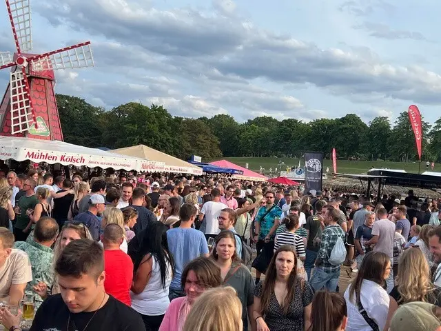 In der Rheinaue werden wieder viele Freunde des Gerstensafts erwartet.  | Foto: Veranstalter