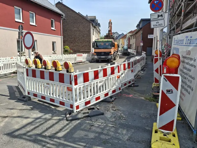 Auch in den Nebenstraßen wurde und wird gearbeitet.  | Foto: jld