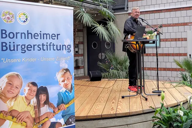 Setzte auch an diesem Tag ein Zeichen für Respekt und gesellschaftliches Miteinander: Bernd Stelter war einer der Gründerväter der Stiftung.  | Foto: fes