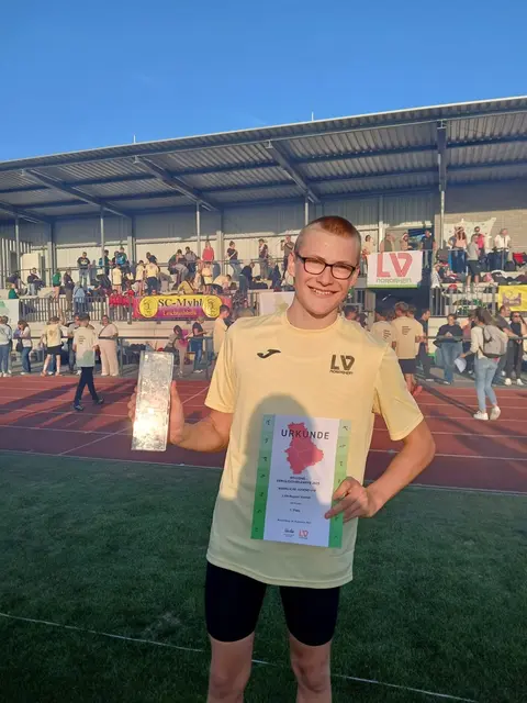 Mit einer Höhe von 1,64 Metern steigerte Daniel Böhlmann seine persönliche Bestleistung und holte den Sieg im Hochsprung.  | Foto: LAV Habbelrath-Grefrath