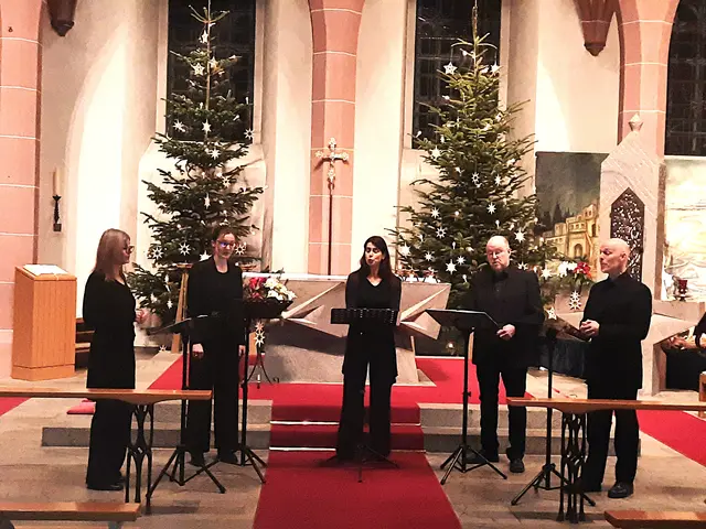 Beeindruckte die Zuhörerinnen und Zuhörer in der Waödbröler Pfarrkirche St. Michael: Das Vokalensemble Opella Nova.  | Foto: Burkhard Stahl
