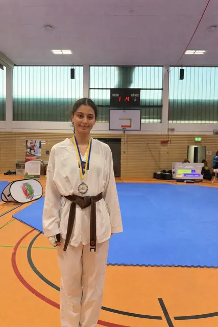 Elanur Önal nach ihrem zweiten Platz beim internationalen Eschweiler Inde Pokal im Taekwondo. | Foto: Din Sekic