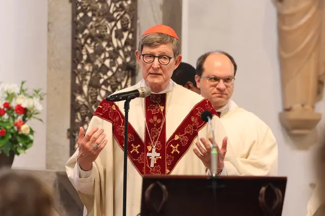 Kardinal Rainer Maria Woelki predigt beim Pontifikalamt in der Kirche St. Michael in Waldbröl. | Foto: Michael Kupper
