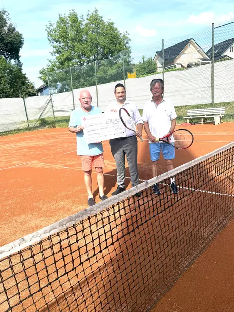 v.l.n.r : Jo Haak (1.Vors, TaS,) Mistafa Götzlükaya (regional Direktor KSK) und Rudi Jendrny(TaS) | Foto: TaS