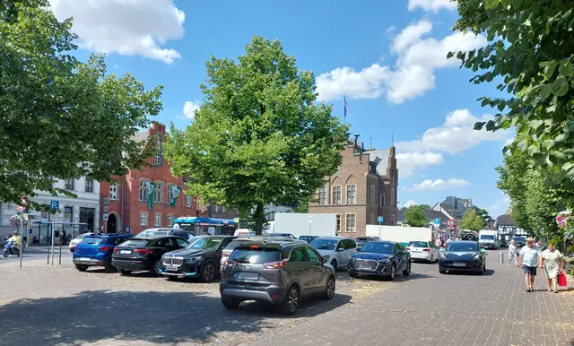 Für die bisherigen Arztparkplätze bestand keine rechtliche Grundlage, auf deren Basis das Ordnungsamt bei Verstößen hätte einschreiten können. | Foto: Stadt Erftstadt / Yildirim