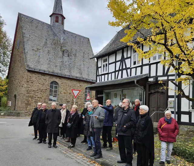 Der Cäcilien-Pfarrchor St. Patricius Eitorf unternahm einen Ausflug nach Holpe, dem Heimatort seines Chorleiters. | Foto: Bernhard Thiel