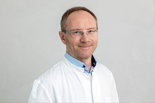 Wie wichtig es ist, die ersten Anzeichen einer beginnenden Depression ernst zu nehmen und rechtzeitig eine Therapie einzuleiten, wird Priv.-Doz. Dr. med. Fritz-Georg Lehnhardt beim nächsten Medizindialog Bergisch Gladbach darlegen.  | Foto: Susanne Prothmann /EVK