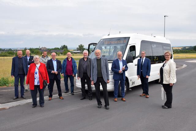 Großer Bahnhof mit Pressekonferenz bei der Einführung des Citybusses 2020 bei Kommern-Süd.