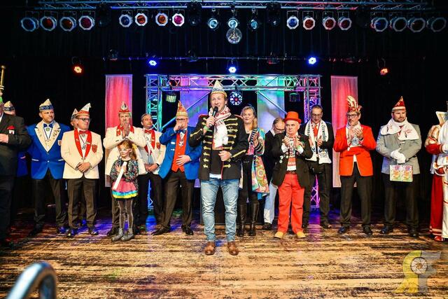 Die Stadt Elsdorf und die fünf Karnevalsgesellschaften laden zum Sessionsauftakt am 11. November  in die Elsdorfer Festhalle  ein.  | Foto: Stadt Elsdorf
