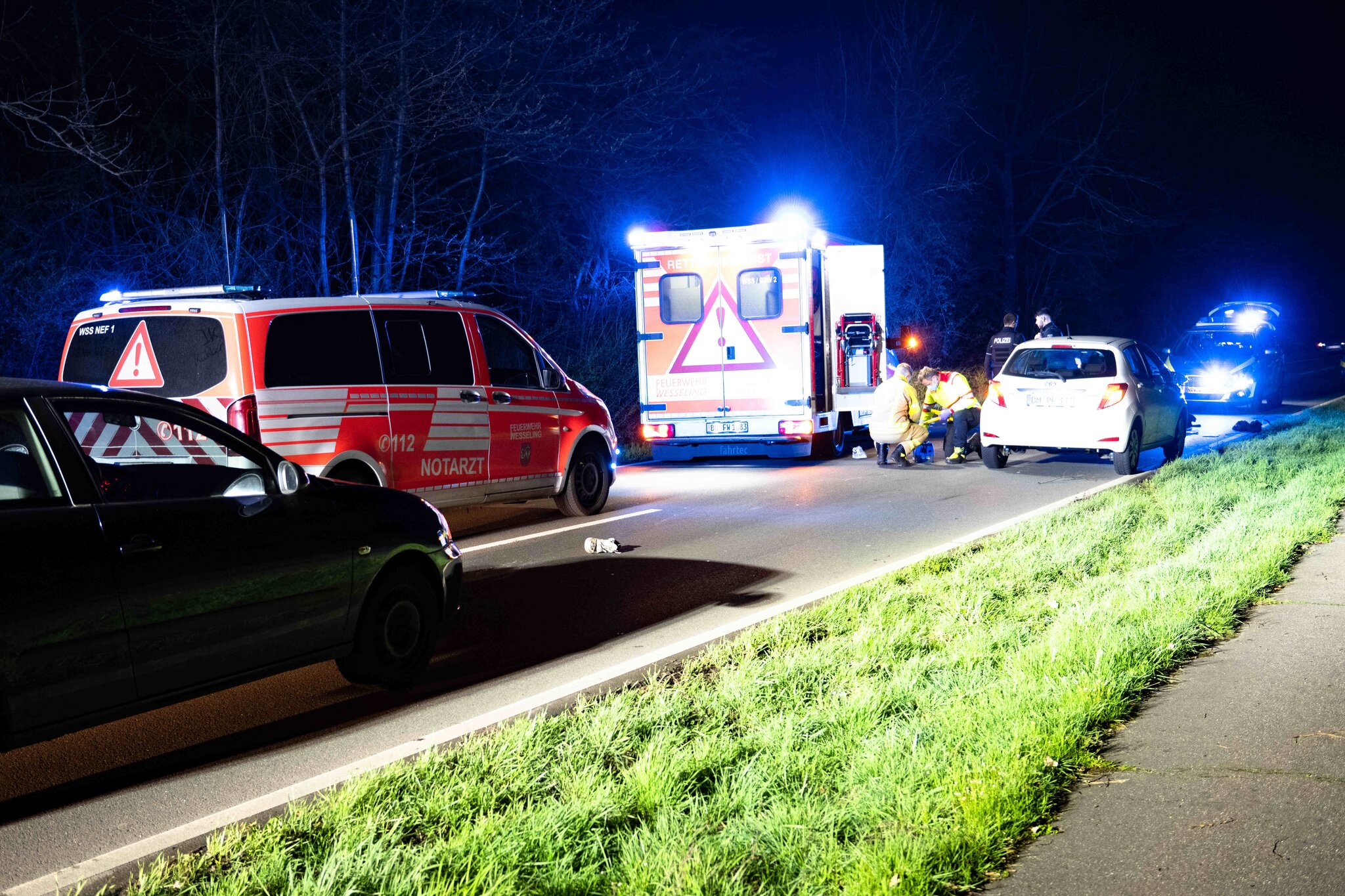 Polizei sucht Fahrer eines 1er BMW 20Jähriger von Auto überfahren
