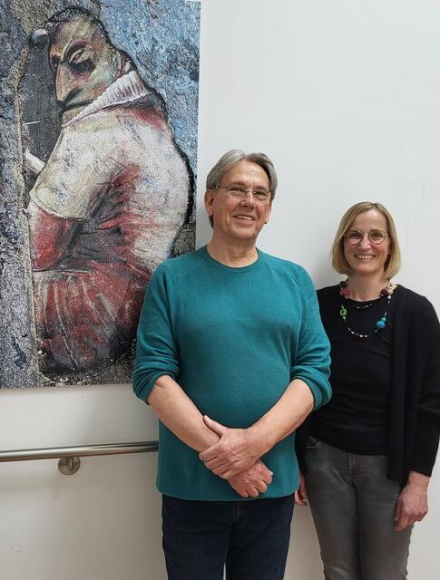 Gisela Schoppwinkel, Geschäftsführerin des Hospiz Erftaue, eröffnete die Ausstellung mit Wilhelm Goertz. | Foto: Hospiz Erftaue
