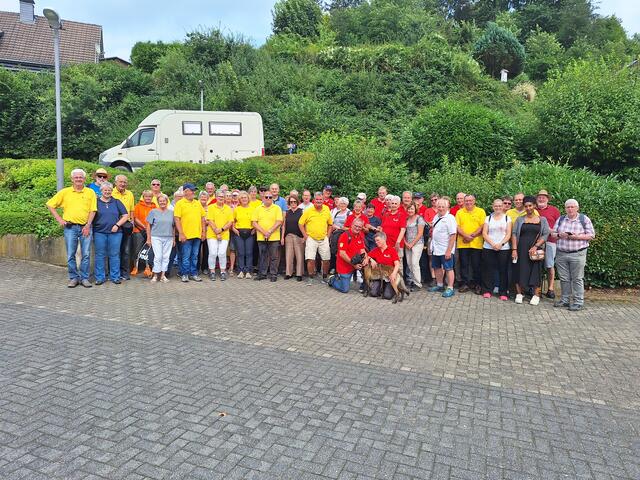 Sie alle engagieren sich, damit die Bürgerbusse betrieben werden können.  | Foto: Bernd Kreuzer