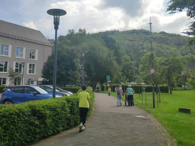 Das Bild zeigt den Gehweg zum Kurpark.                                                                        F | Foto: oto: Neele Ashölter