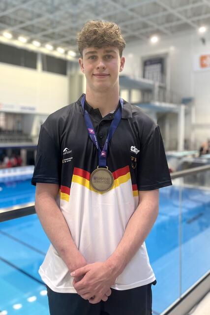 Trotz Rückenbeschwerden holte Tim mit dem DSV-Team Gold und zeigte einmal mehr beeindruckende Sprünge - als nächstes Ende November auch bei der Junioren-WM. | Foto: Axer