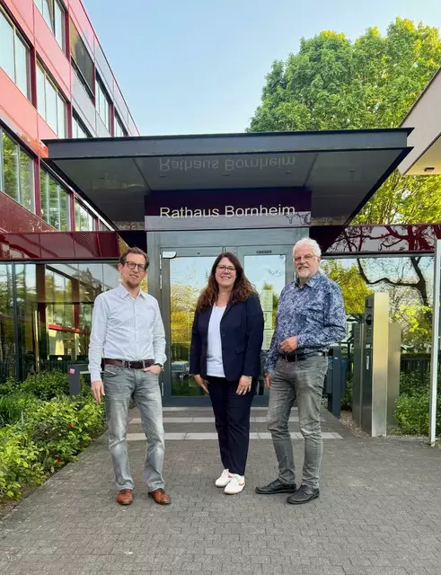 Der neue Vorstand der Bornheimer Sozialdemokraten (von links): Ole Erdmann, Anna Peters und Frank W. Krüger.  | Foto: SPD Bornheim