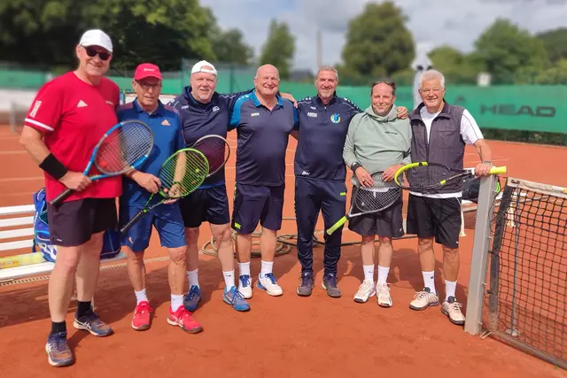 Wolfgang Greese, Klaus Sommer, Walter Debus, Wolfgang Katzwinkel, Bernd Winkens, Rolf Schneider, Reinhard Schmidt (v.l.).  | Foto: Jürgen Hielscher