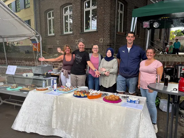 Mit ihrer Cafeteria sorgte die Kita Bärenkinder aus Geyen wie in den vergangenen Jahren für das leibliche Wohl der Gäste.  | Foto: Judith Roth