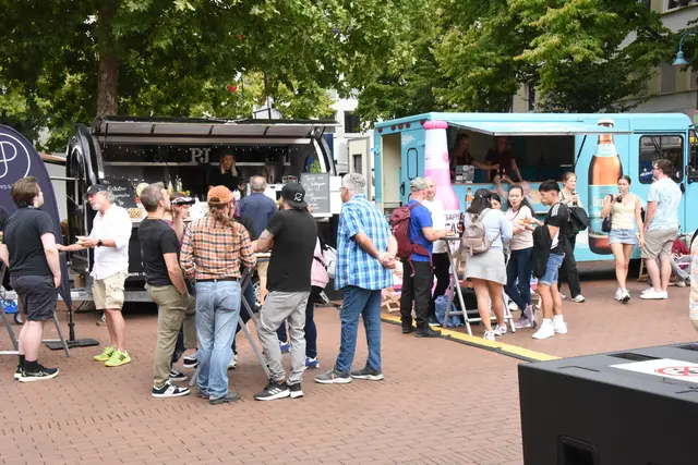 Auch das inzwischen dritte Street Food-Festival war als kulinarische Weltreise ein großer Erfolg.  | Foto: AS