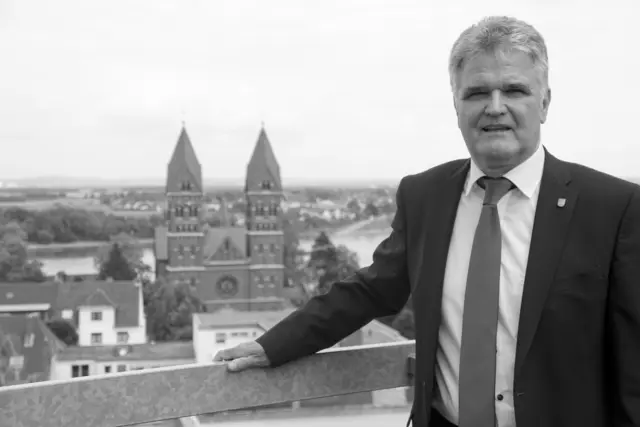 Altbürgermeister Erwin Esser zu seiner aktiven Amtszeit: Acht Jahre leitete er die Geschicke Wesselings, bis er krankheitsbedingt 2022 zurücktreten musste. Erwin Esser verstarb am Freitag im Alter von 66 Jahren, kurz vor seinem Geburtstag am 30. Dezember. | Foto: Stadt Wesseling/Archiv RAG