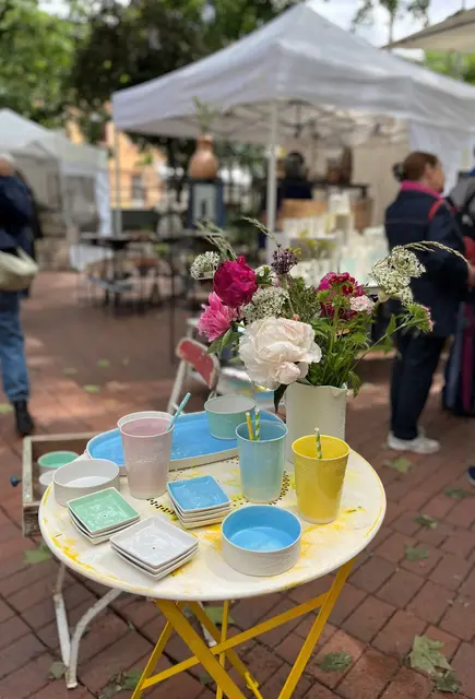 Im Mai findet in der Frechener Innenstadt wieder der Töpfermarkt statt.  | Foto: Keramion