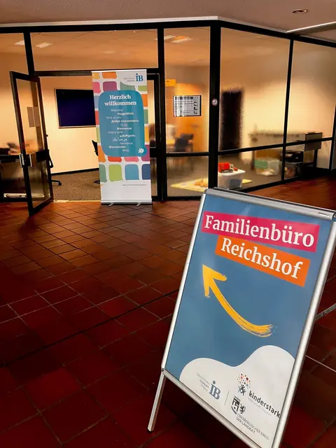 Das neue Familienbüro bietet Familien und jungen Menschen in Reichshof eine wohnortnahe Anlaufstelle für Beratung und Unterstützung | Foto: IB Familienbüro Reichshof