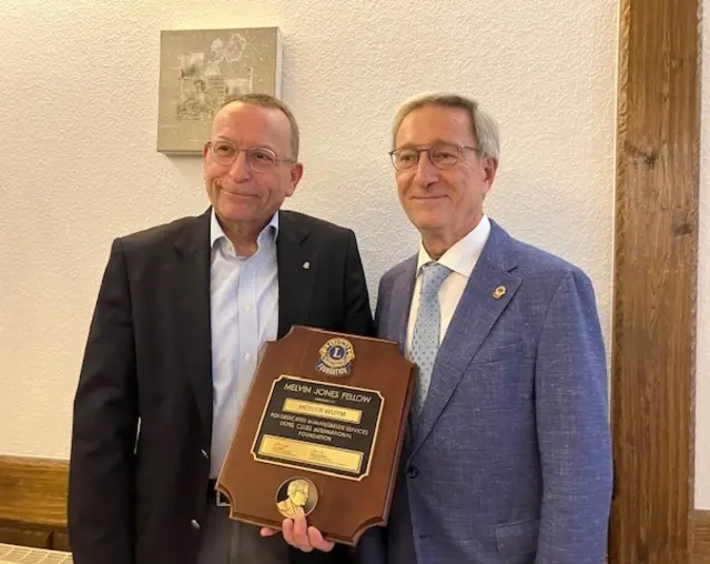 links Heiner Wurm mit Governor 2025/2026 des Distrikt Rheinland-Süd Prof. Dr. Walter Eichendorf.  | Foto: Mieth-Leichsenring