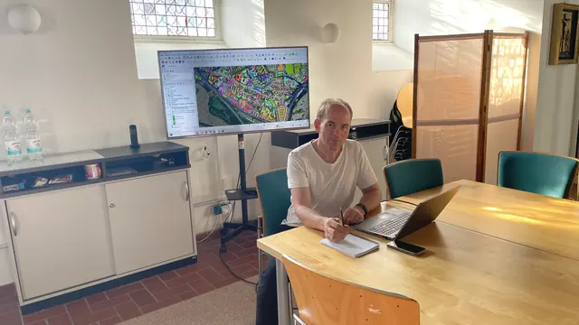Als Architekt und Energieberater ist Frank Dreesbach der Sanierungsmanager im Rahmen des „Sozialen Klimaquartiers Deichhaus“.  | Foto: BG DEICHHAUS