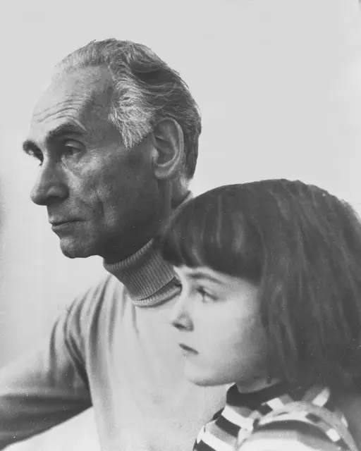 In der Synagoge in Stommeln baut die Künstlerin Paloma Varga Weisz das Atelier ihres Vaters Feri Varga nach.  | Foto: Paloma Varga Weisz