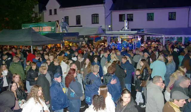 Immer wieder einen Besuch wert: die Rheidter Herbstkirmes.  | Foto: Mülhausen