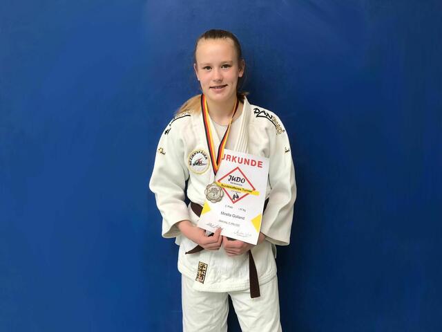 Beim Turnier
der Jugend U15 in Backnang konnte 
Mirella Golland die Silber-
medaille
 gewinnen. | Foto: Larissa Golland
