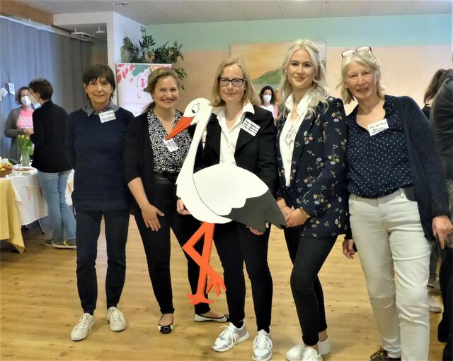 Das Hebammen-Kernteam aktiviert sich für die Geburtshilfe.