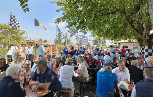 Das 26. Oldtimertreffen zog Besucher aus nah und fern an. | Foto: Esser