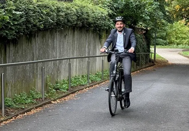 Bürgermeister Matthias Großgarten diesjähriger Stadtradeln-Star  | Foto: Stadt Niederkassel
