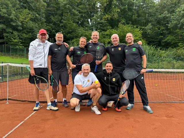 Das erfolgreiche Team: (hinten v.l.) Florian Weiß, Matthias Kirchner, Christian Scholz, Sven Nitsche, Uwe Kaltenbach, Roland Rieckmann sowie Andrej Martens und Eddie Leo Schruff.  | Foto: TSV Ründeroth