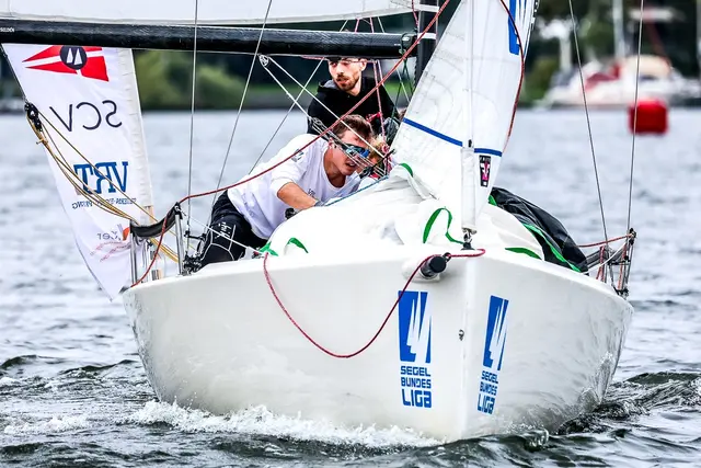 Nach dem fünften Spieltag auf dem Berliner Wannsee ist der Segelclub Ville auf dem dritten Platz und hat gute Chancen in die erste Segelbundesliga aufzusteigen.  | Foto: SCV