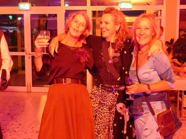 Mit spritzigem Wein und flotter Musik ließ es sich ausgezeichnet feiern. | Foto: Gast