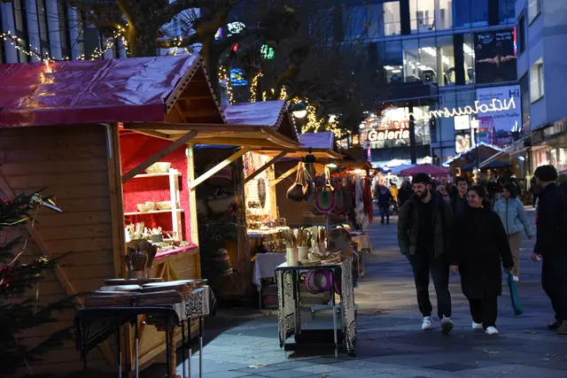 Mit dem Duft von Glühwein und gebrannten Mandeln in der Nase macht das Schlendern über den Nikolausmarkt in Bad Godesberg gleich doppelt so viel Freude. | Foto: as (Archiv)