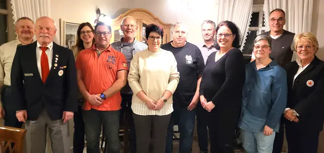 Einige der langjährigen Blutspenderinnen und Blutspender, denen vonseiten des DRK gedankt wurde.  | Foto: DRK